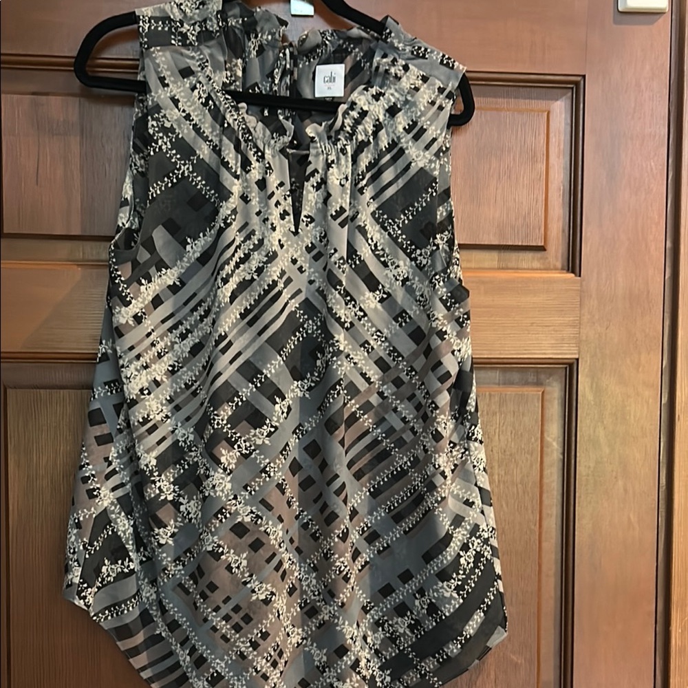 Cabi gGey, Black and White Sleeveless Graphic Tunic BN